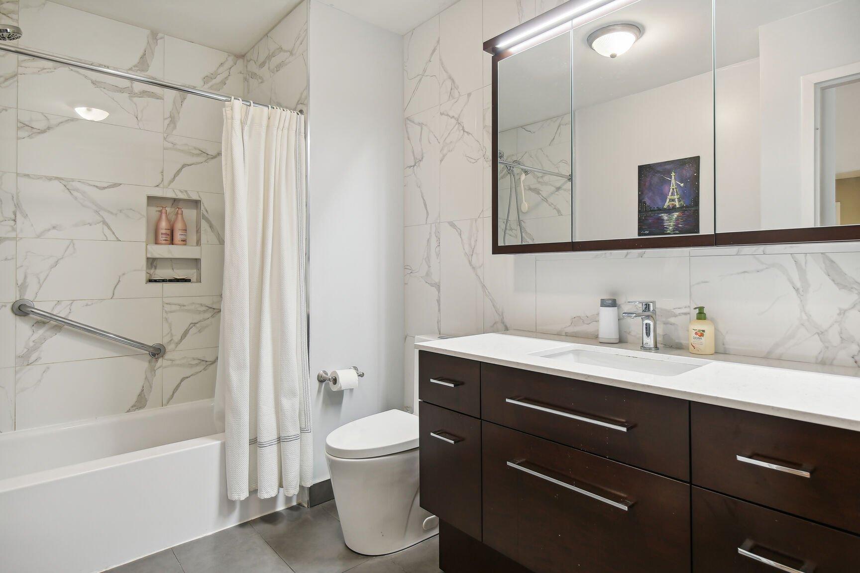 









1470


Rue Palerme

, 207,
Brossard,




QC
J4W3M5

