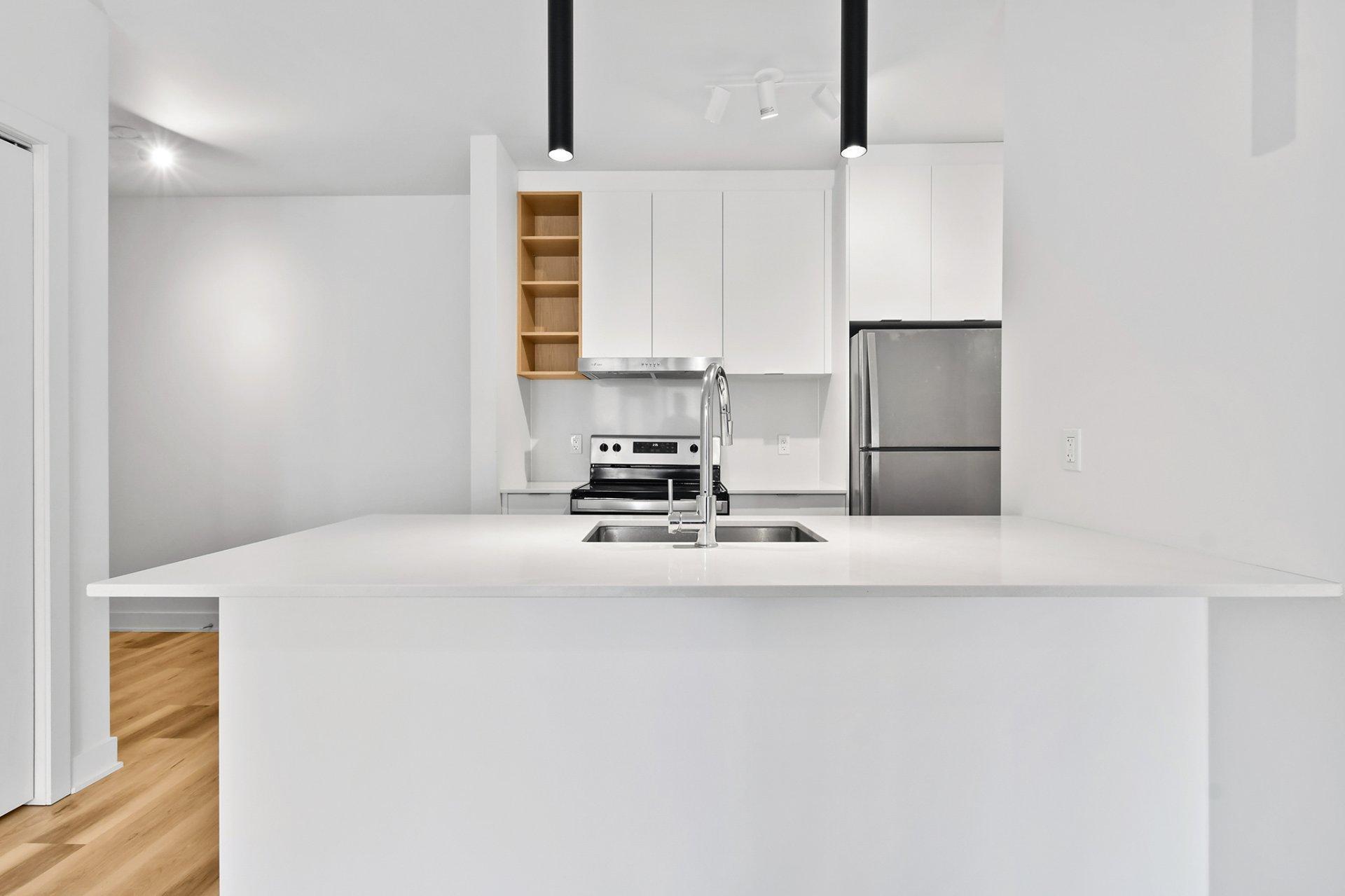 









2121


Av. Papineau

, 206,
Montréal (Ville-Marie),




QC
H2K4J5

