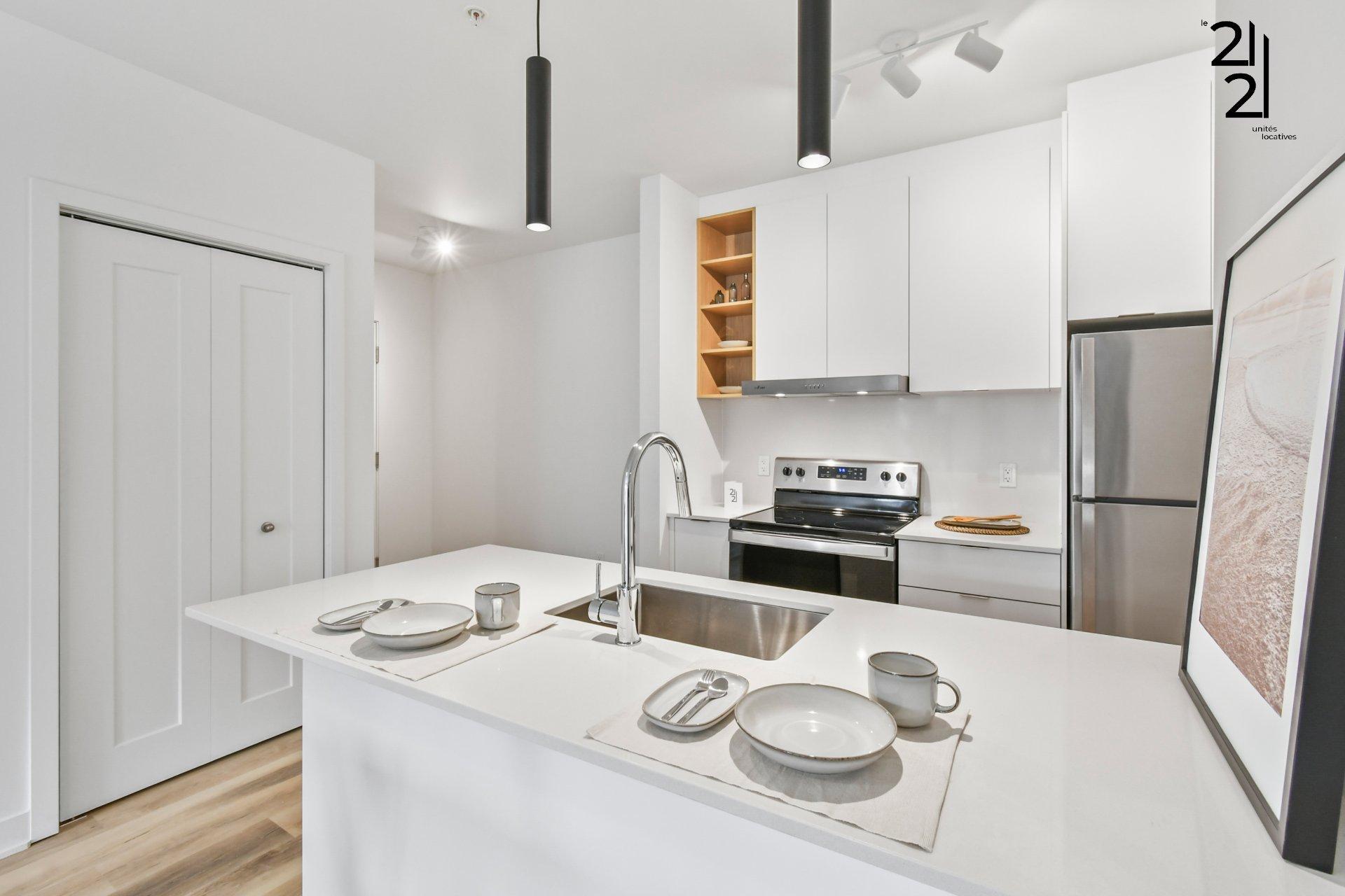 









2121


Av. Papineau

, 206,
Montréal (Ville-Marie),




QC
H2K4J5

