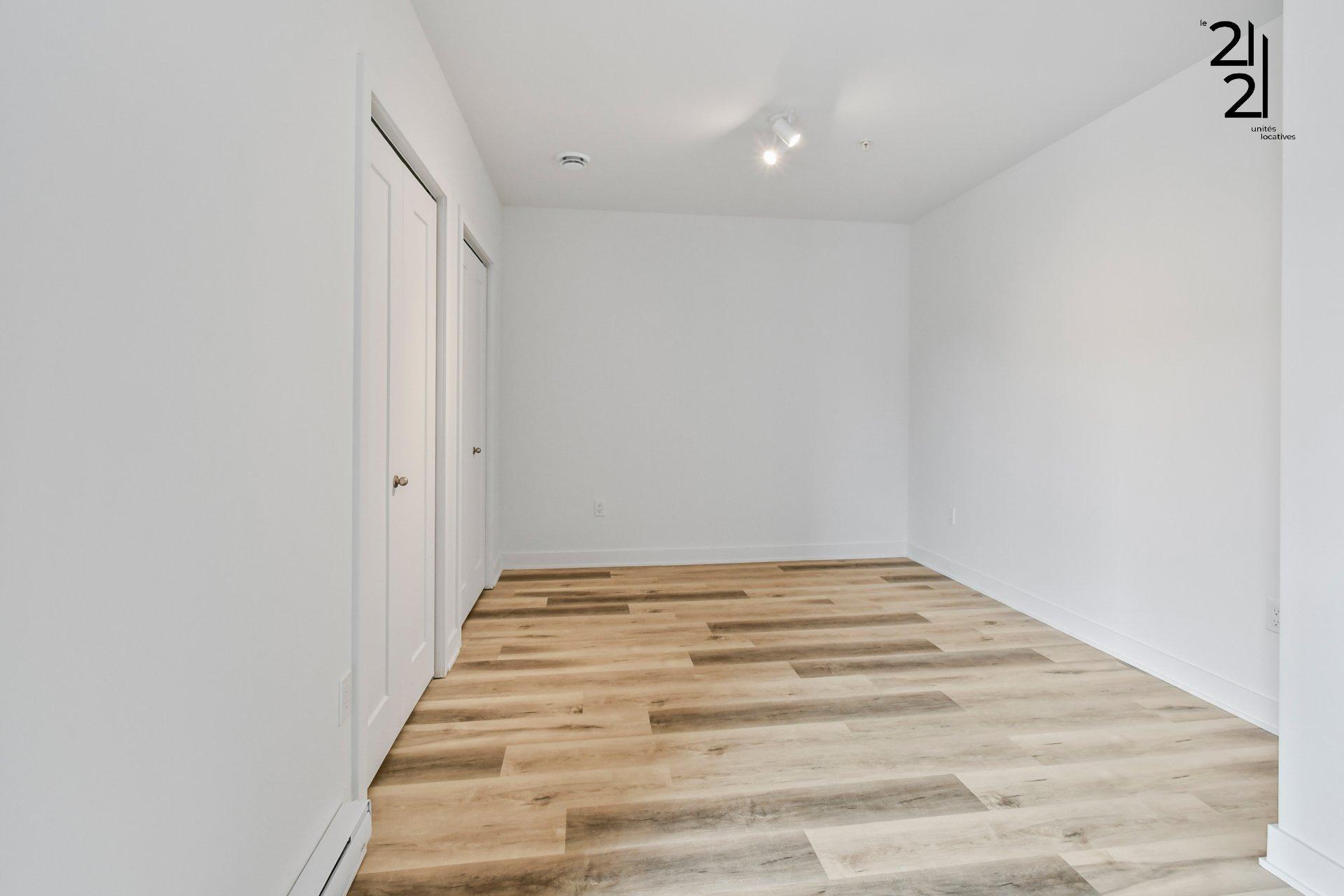 









2121


Av. Papineau

, 303,
Montréal (Ville-Marie),




QC
H2K4J5

