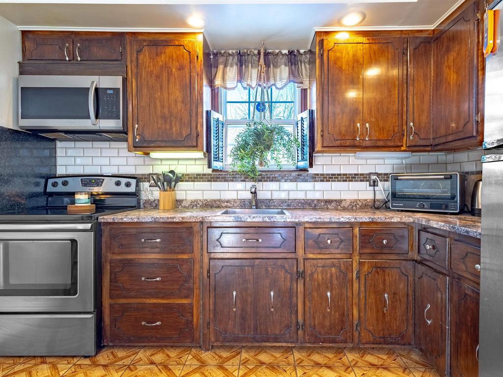 












53 Stanley Street

,
North Sydney,




NS
B2A 1T8

