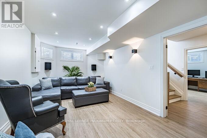 












57 ROYALTON DRIVE

,
Caledon,




Ontario
L7E2G1

