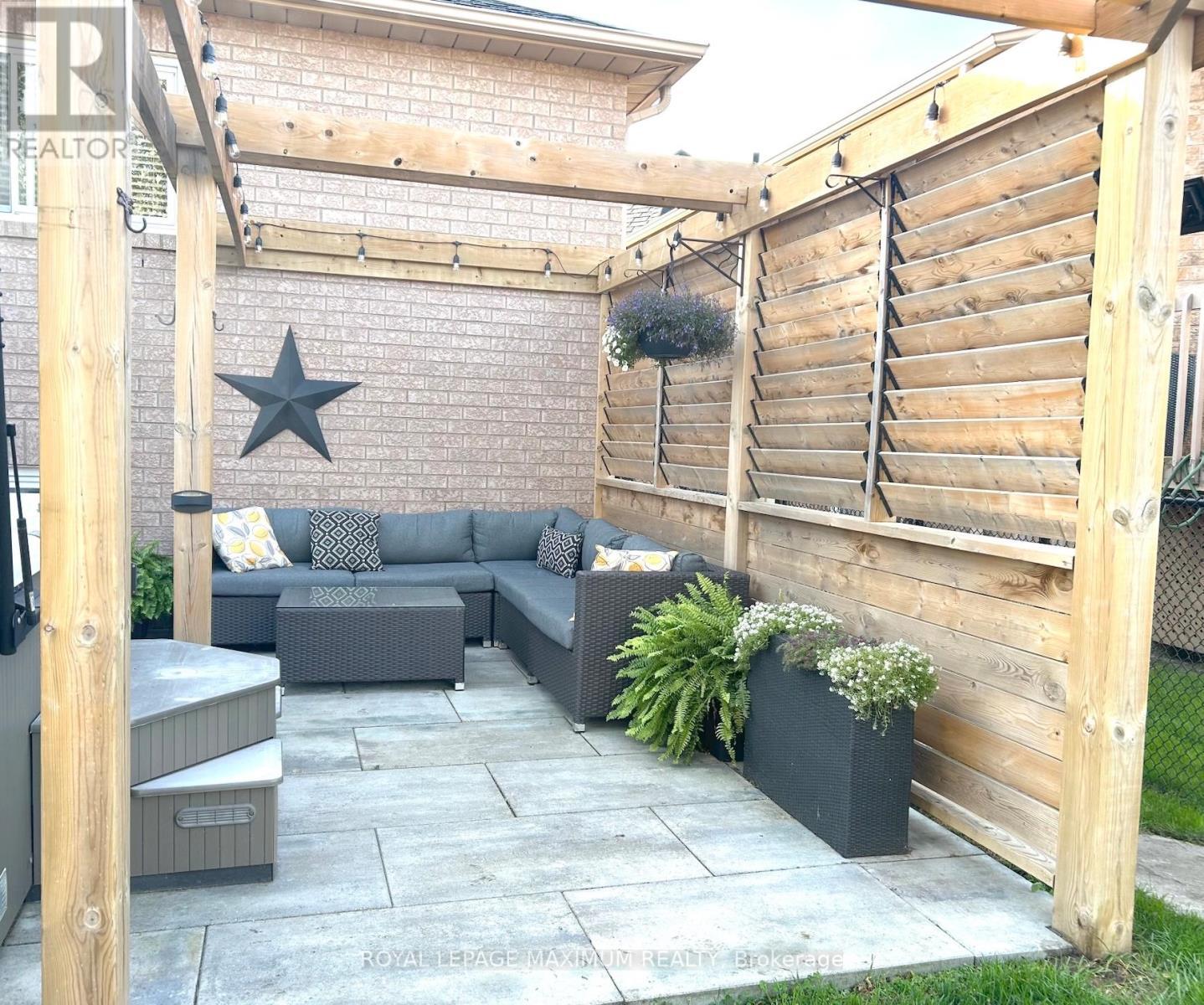 












57 ROYALTON DRIVE

,
Caledon,




Ontario
L7E2G1

