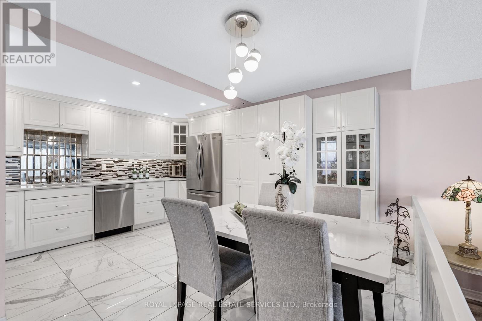 












605 - 20 SPEERS ROAD

,
Oakville,




Ontario
L6K3R5

