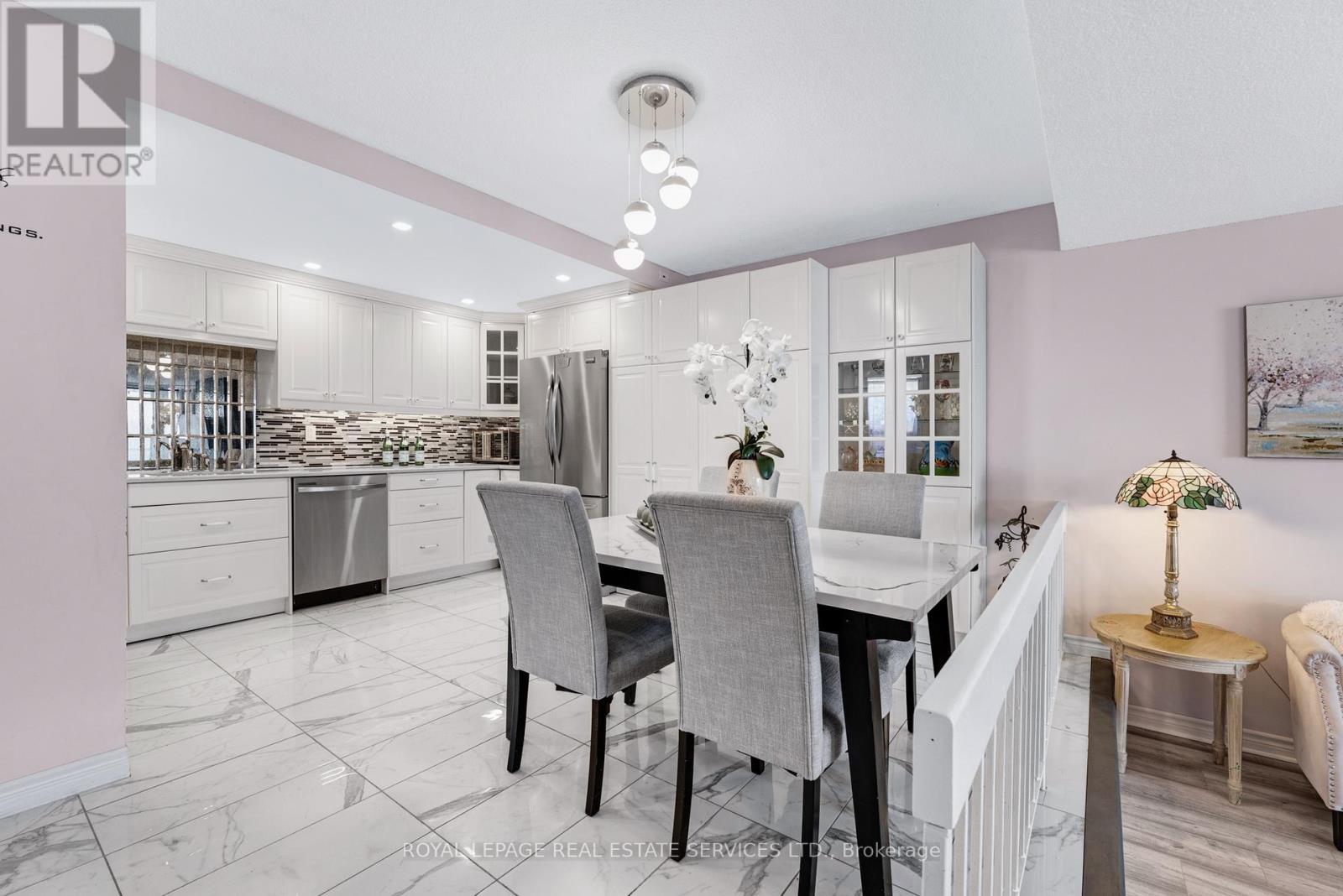 












605 - 20 SPEERS ROAD

,
Oakville,




Ontario
L6K3R5

