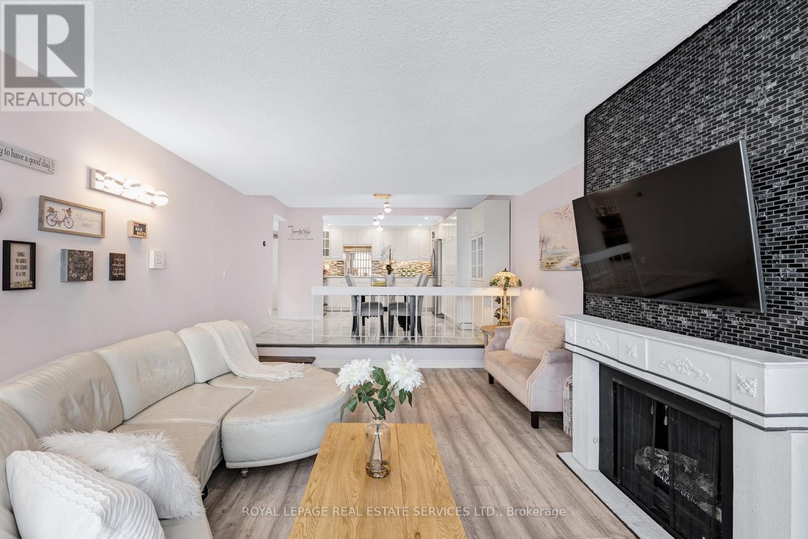 












605 - 20 SPEERS ROAD

,
Oakville,




Ontario
L6K3R5

