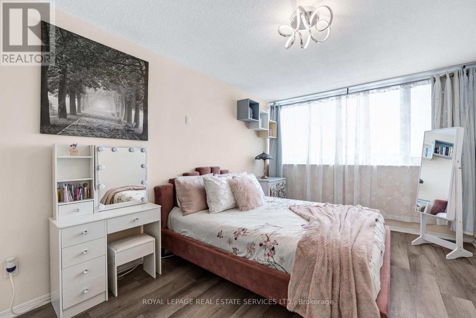 












605 - 20 SPEERS ROAD

,
Oakville,




Ontario
L6K3R5

