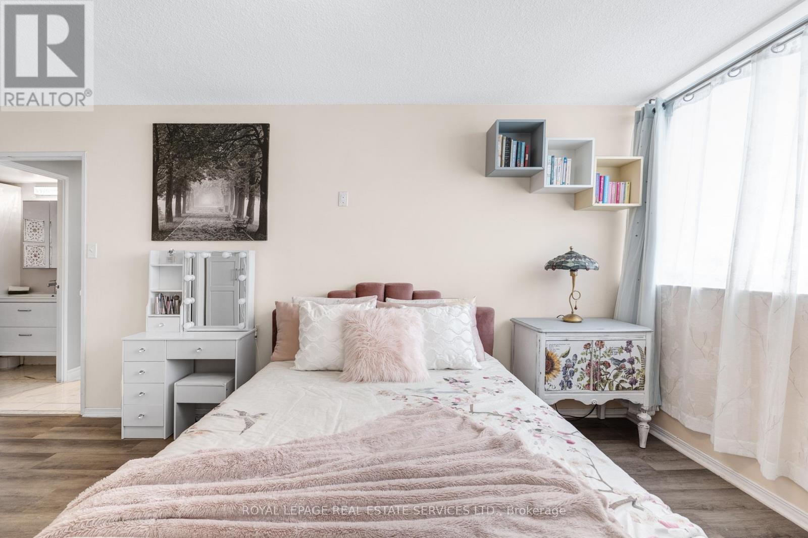 












605 - 20 SPEERS ROAD

,
Oakville,




Ontario
L6K3R5

