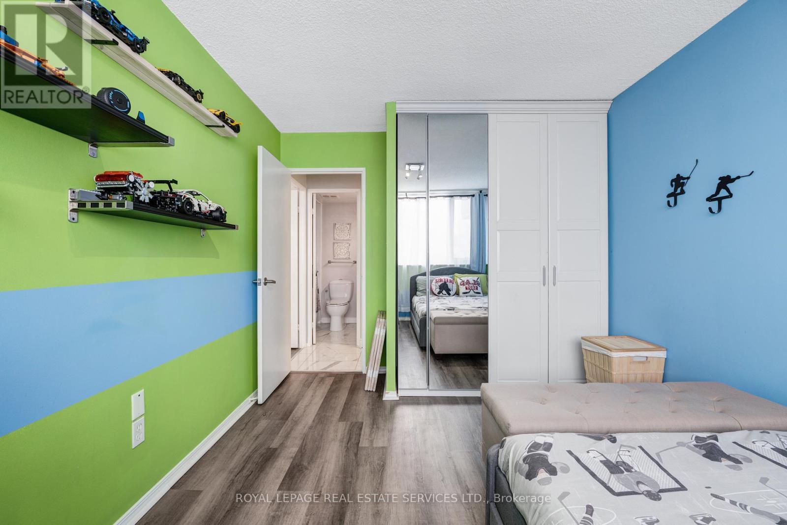 












605 - 20 SPEERS ROAD

,
Oakville,




Ontario
L6K3R5

