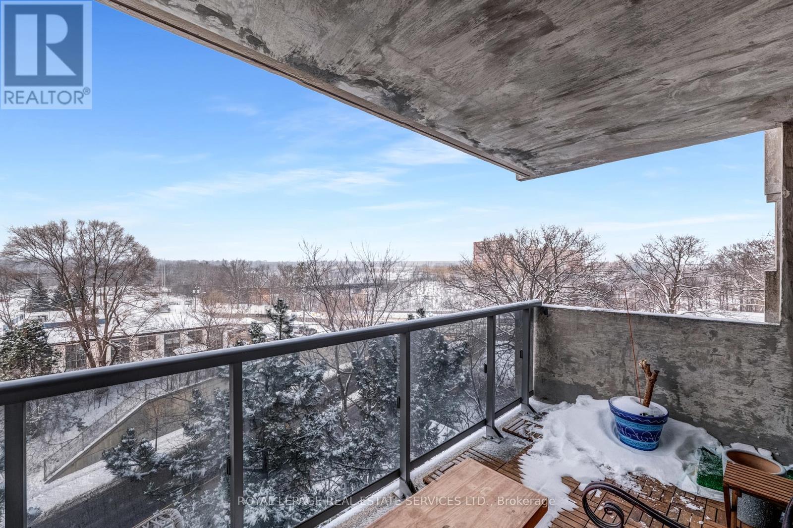 












605 - 20 SPEERS ROAD

,
Oakville,




Ontario
L6K3R5

