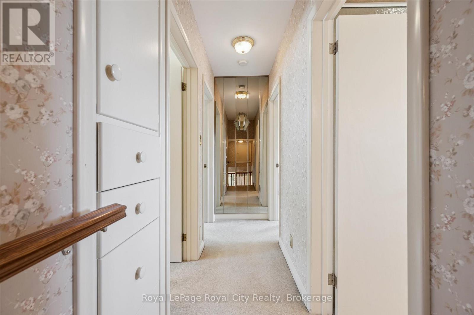 












67 WOODSIDE ROAD

,
Guelph (Dovercliffe Park/Old University),




Ontario
N1G2H1

