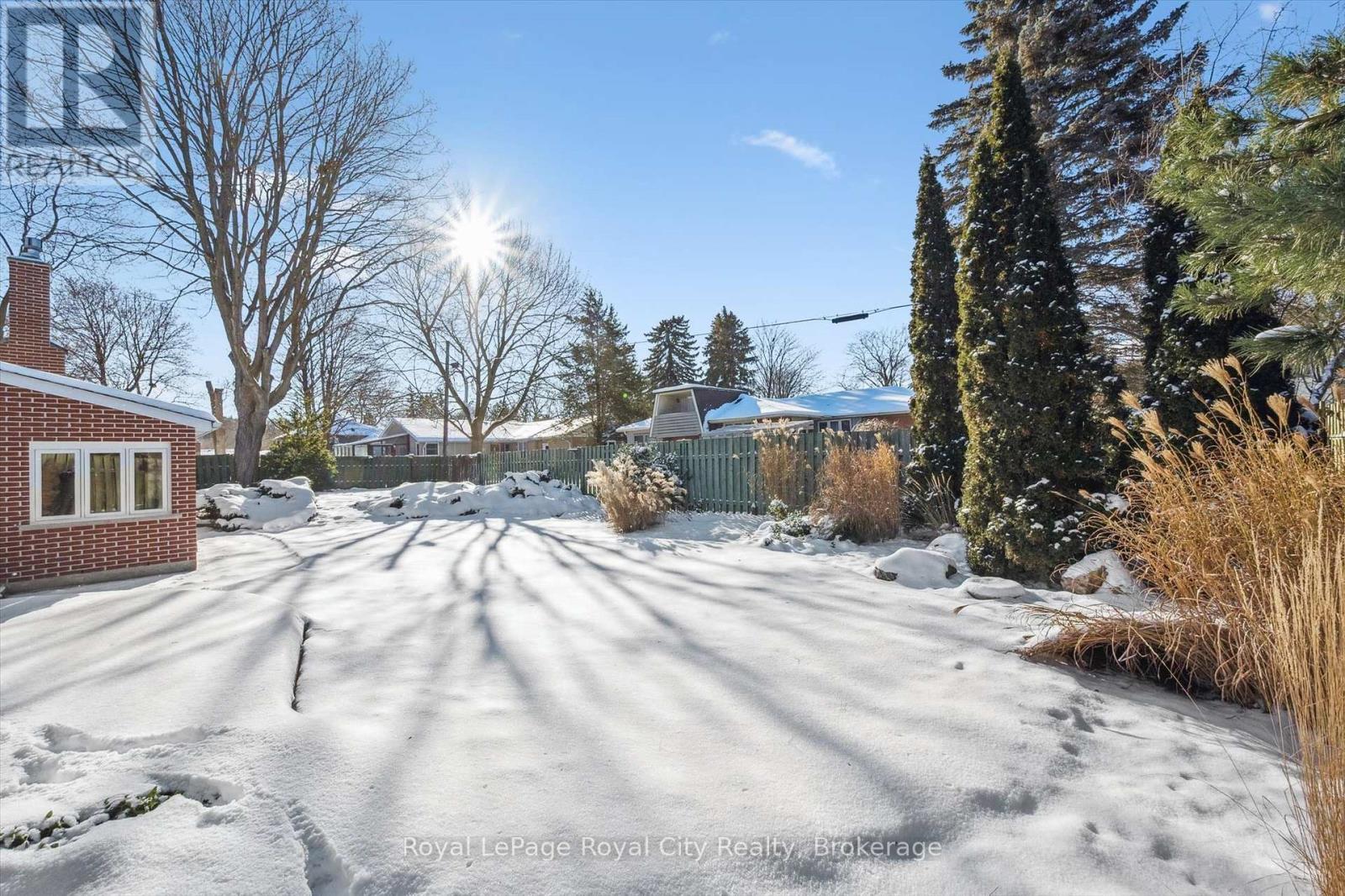 












67 WOODSIDE ROAD

,
Guelph (Dovercliffe Park/Old University),




Ontario
N1G2H1

