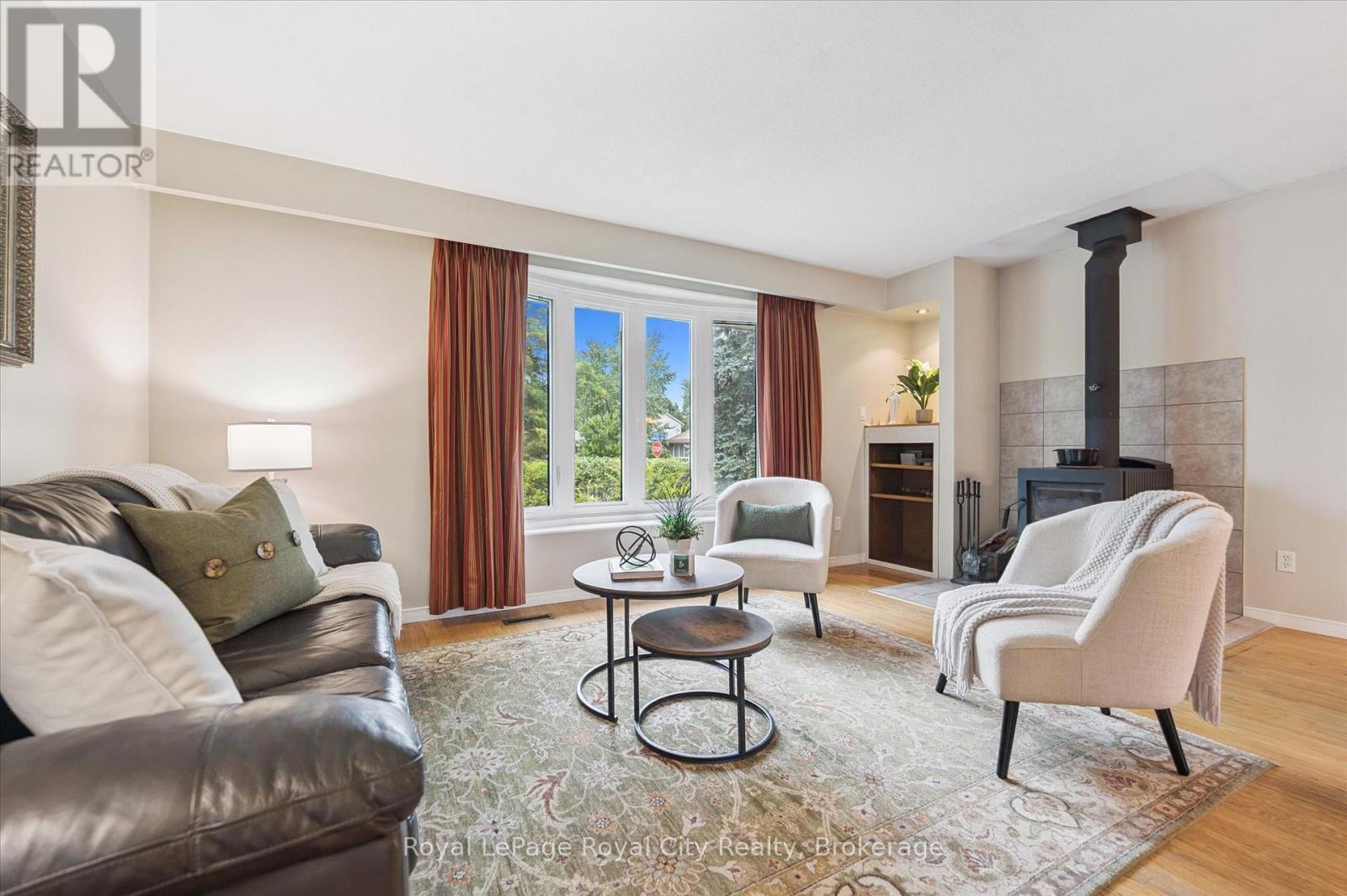 












47 ARGYLE DRIVE

,
Guelph (Dovercliffe Park/Old University),




Ontario
N1G2P4

