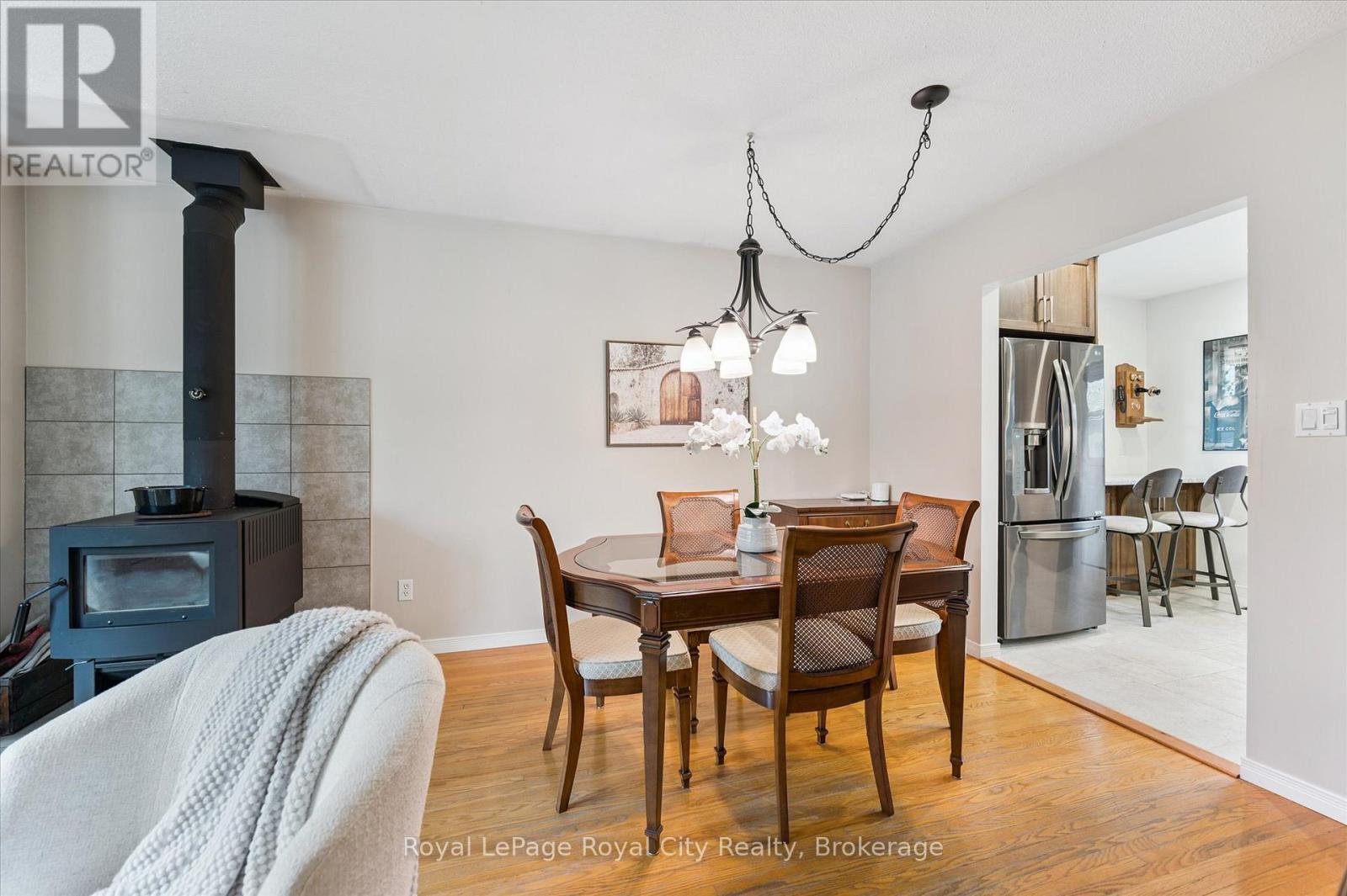 












47 ARGYLE DRIVE

,
Guelph (Dovercliffe Park/Old University),




Ontario
N1G2P4

