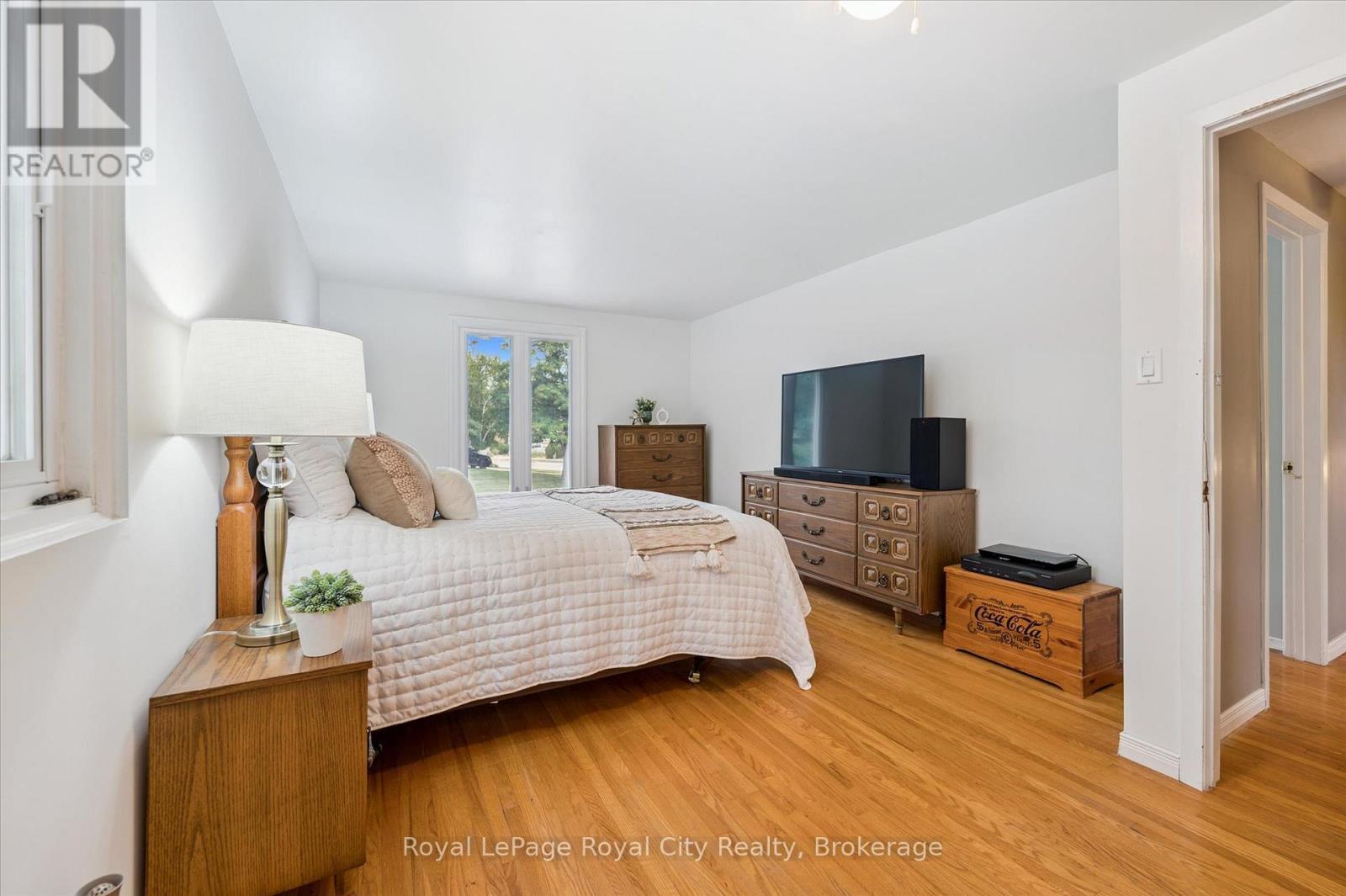 












47 ARGYLE DRIVE

,
Guelph (Dovercliffe Park/Old University),




Ontario
N1G2P4

