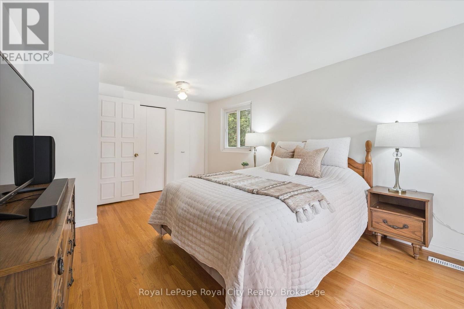 












47 ARGYLE DRIVE

,
Guelph (Dovercliffe Park/Old University),




Ontario
N1G2P4

