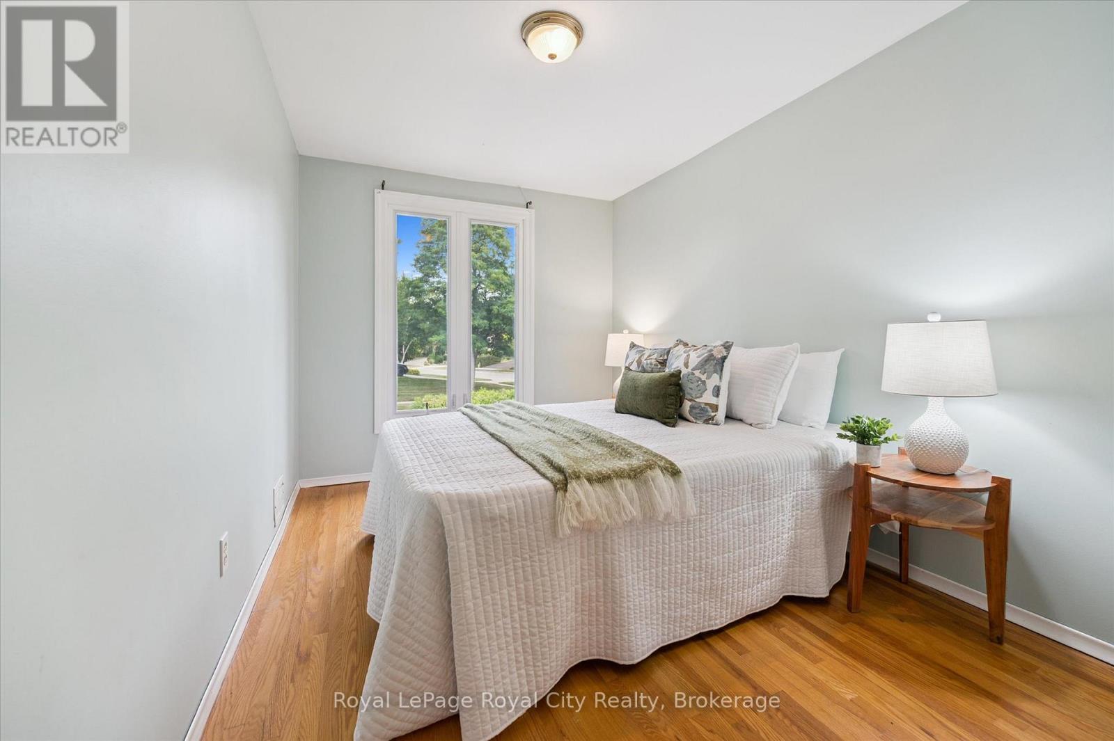 












47 ARGYLE DRIVE

,
Guelph (Dovercliffe Park/Old University),




Ontario
N1G2P4

