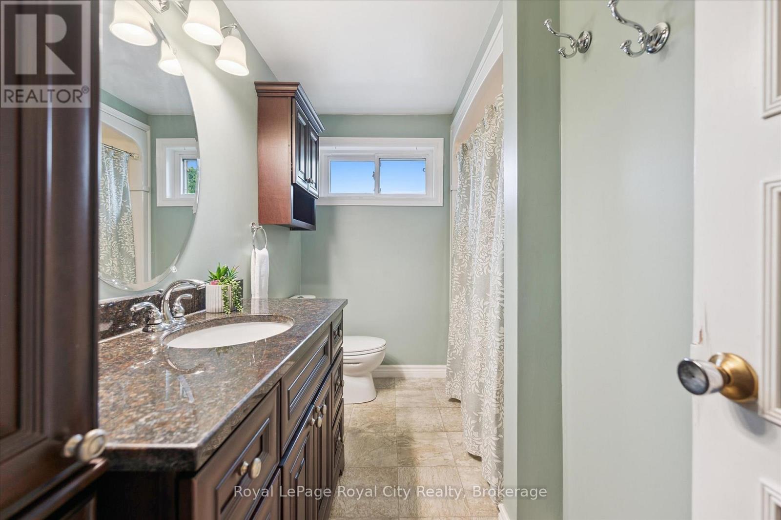 












47 ARGYLE DRIVE

,
Guelph (Dovercliffe Park/Old University),




Ontario
N1G2P4

