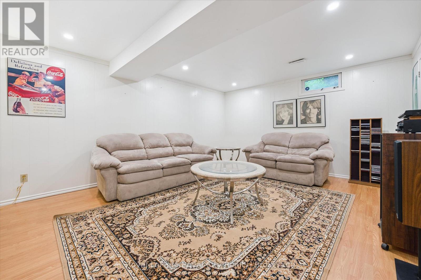 












47 ARGYLE DRIVE

,
Guelph (Dovercliffe Park/Old University),




Ontario
N1G2P4

