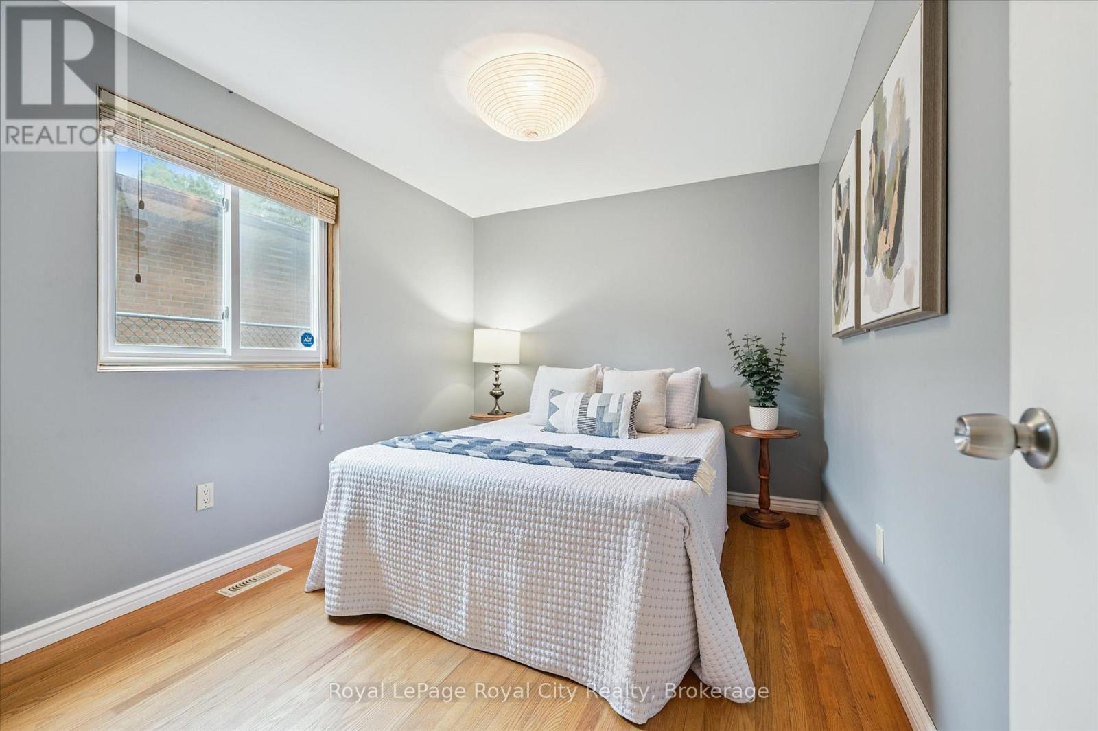 












47 ARGYLE DRIVE

,
Guelph (Dovercliffe Park/Old University),




Ontario
N1G2P4

