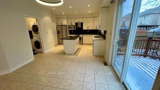 









2089


Blackforest

Crescent,
Oakville,




ON
L6M 4T5

