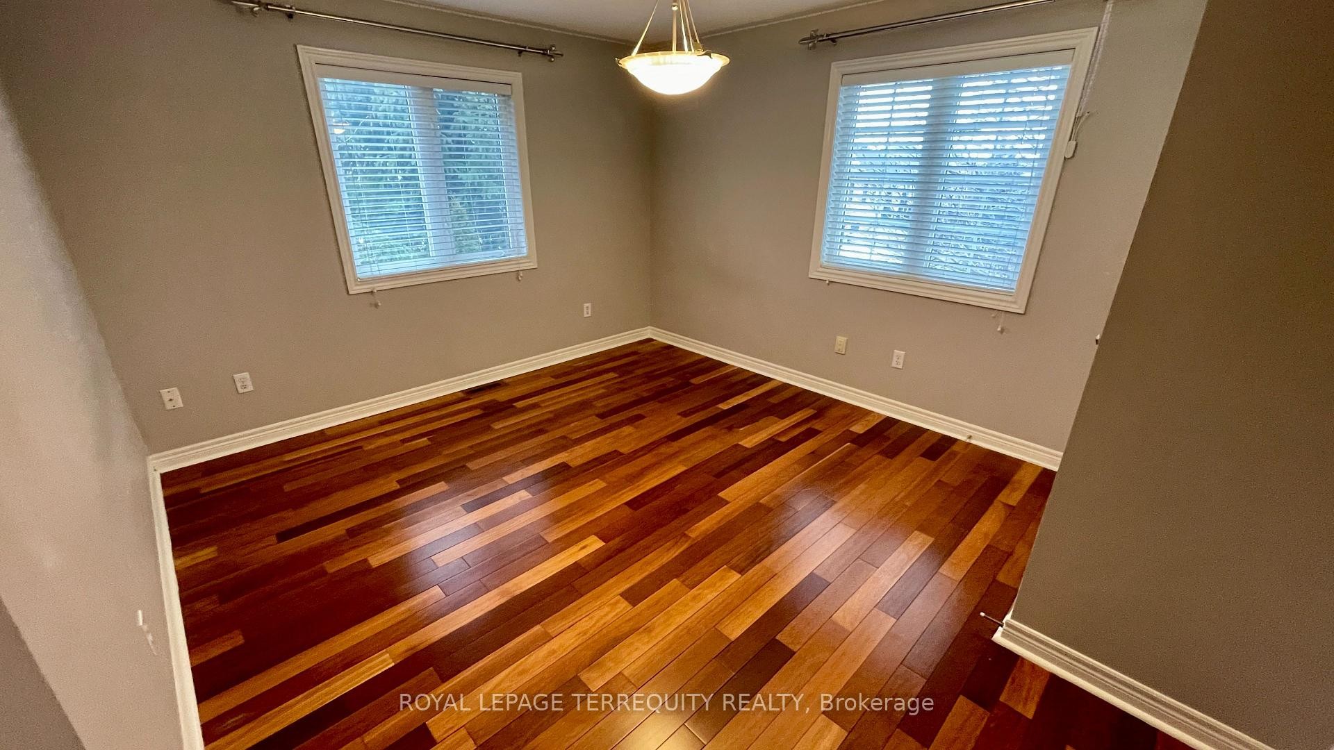 









2089


Blackforest

Crescent,
Oakville,




ON
L6M 4T5

