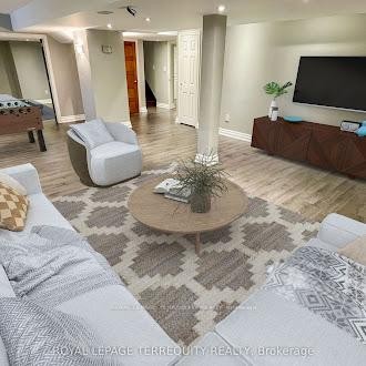 









2089


Blackforest

Crescent,
Oakville,




ON
L6M 4T5

