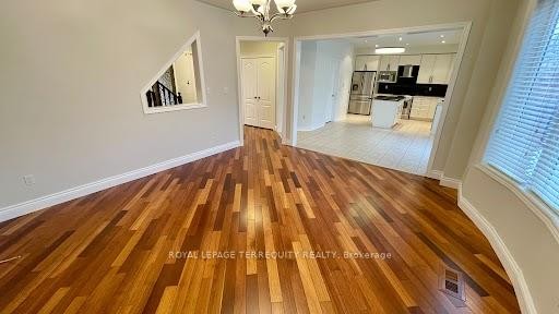 









2089


Blackforest

Crescent,
Oakville,




ON
L6M 4T5

