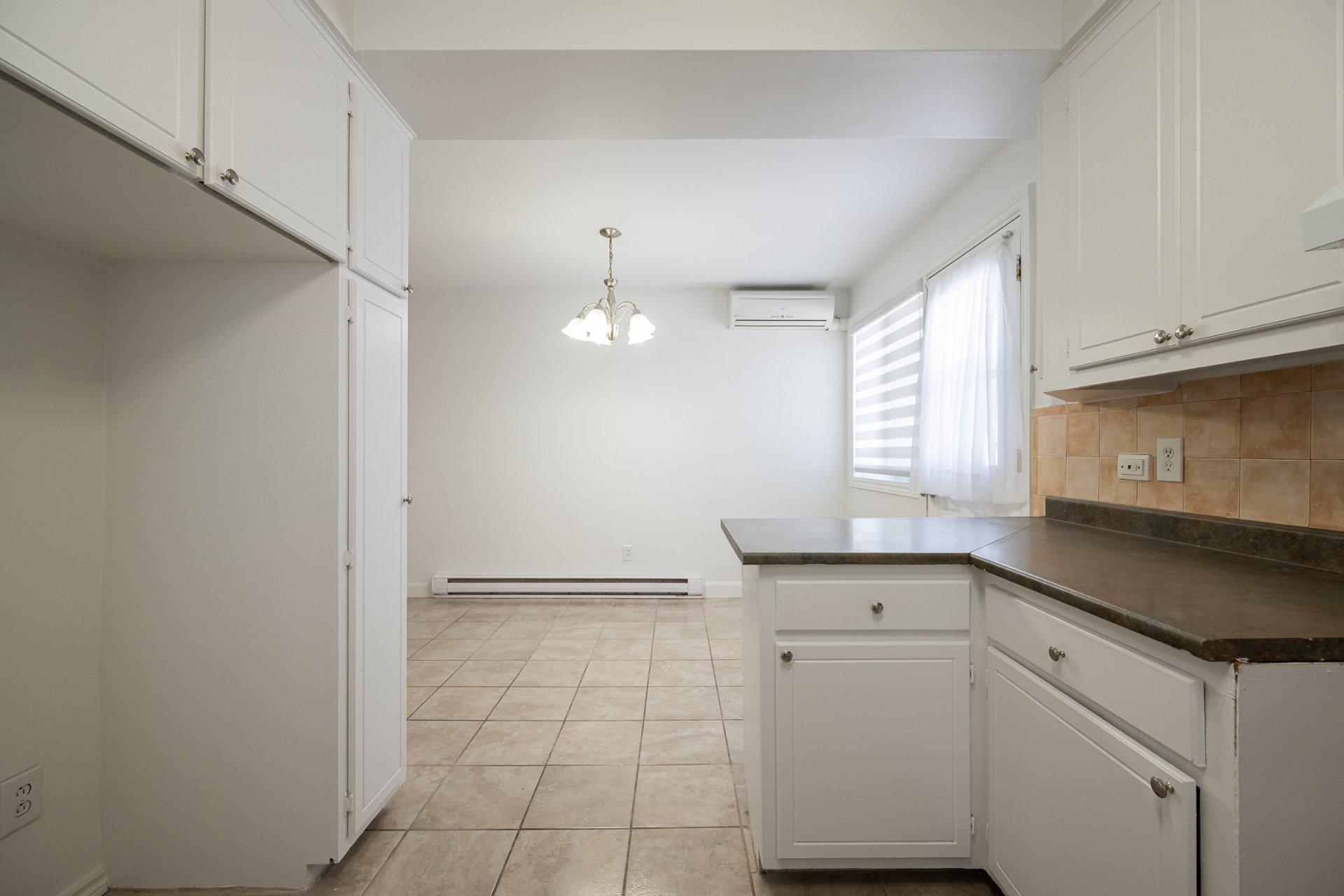 









786


Ch. du Sablon

,
Laval (Chomedey),




QC
H7W4H6

