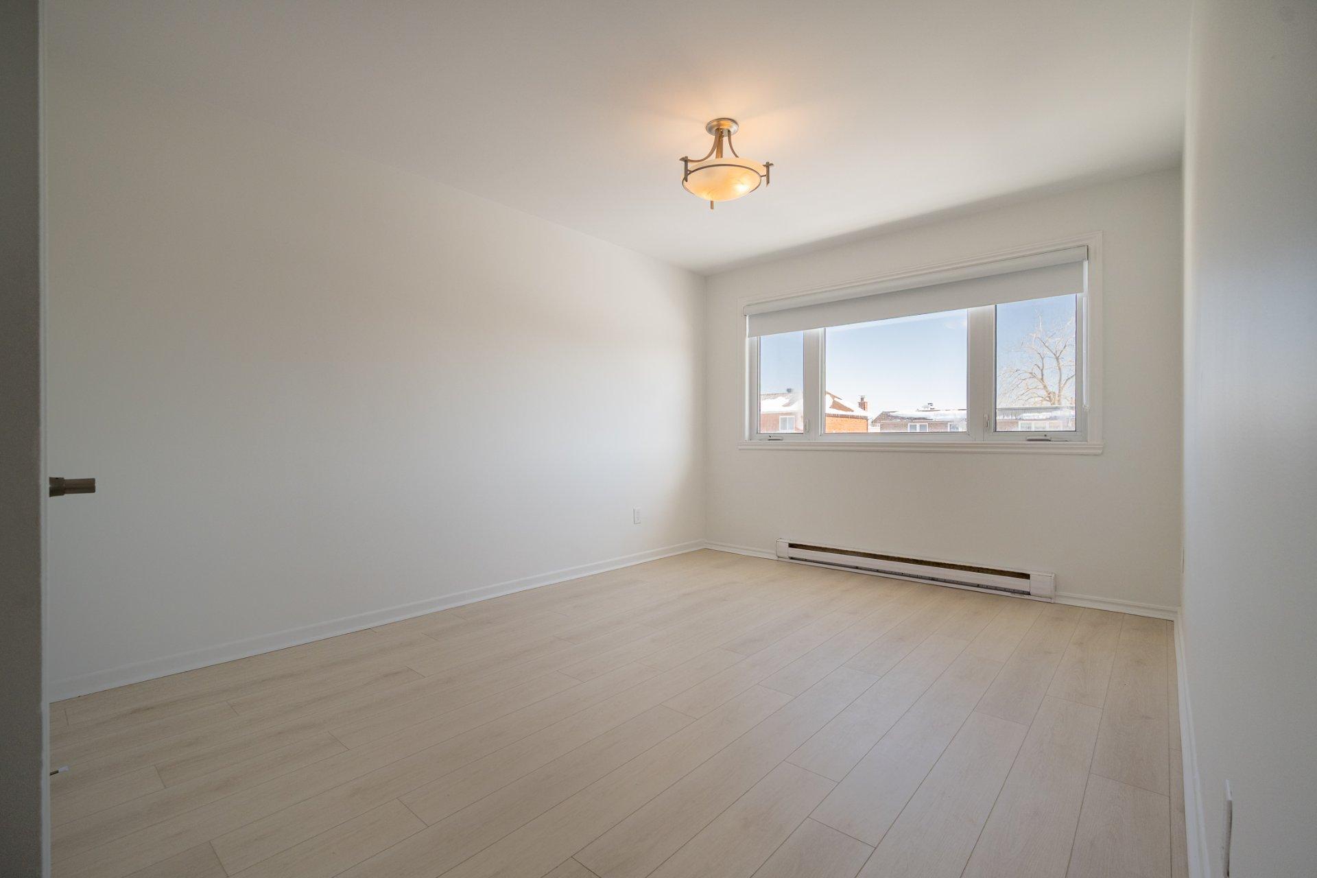 









786


Ch. du Sablon

,
Laval (Chomedey),




QC
H7W4H6

