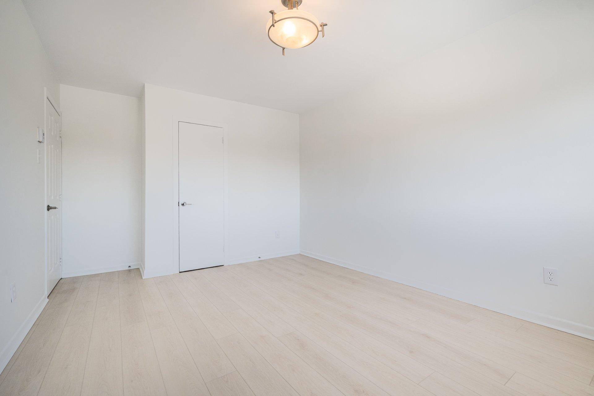 









786


Ch. du Sablon

,
Laval (Chomedey),




QC
H7W4H6

