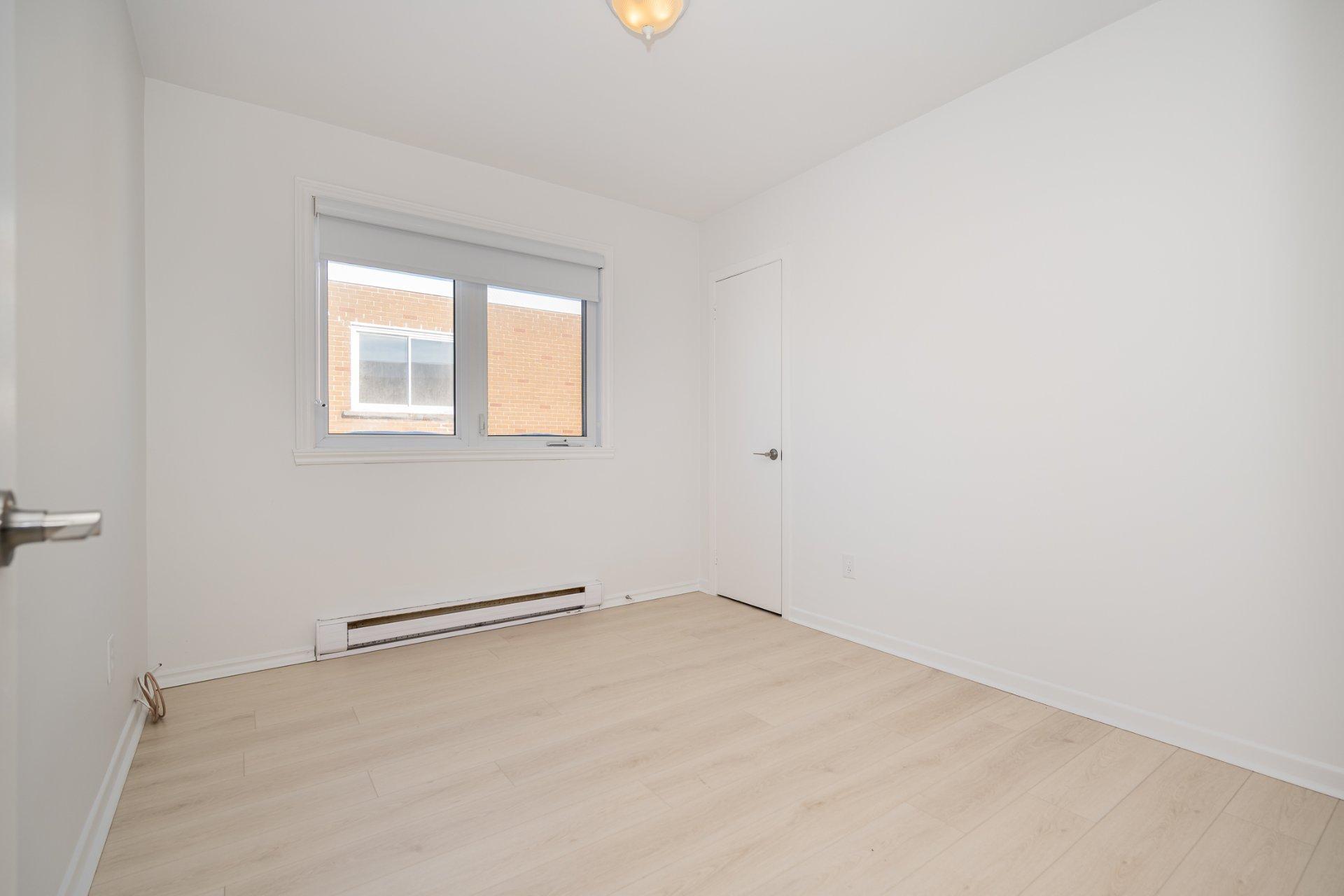 









786


Ch. du Sablon

,
Laval (Chomedey),




QC
H7W4H6

