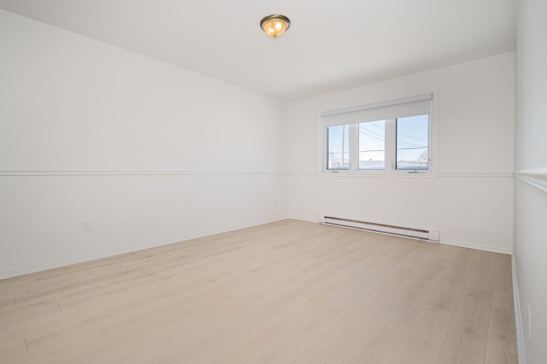 









786


Ch. du Sablon

,
Laval (Chomedey),




QC
H7W4H6

