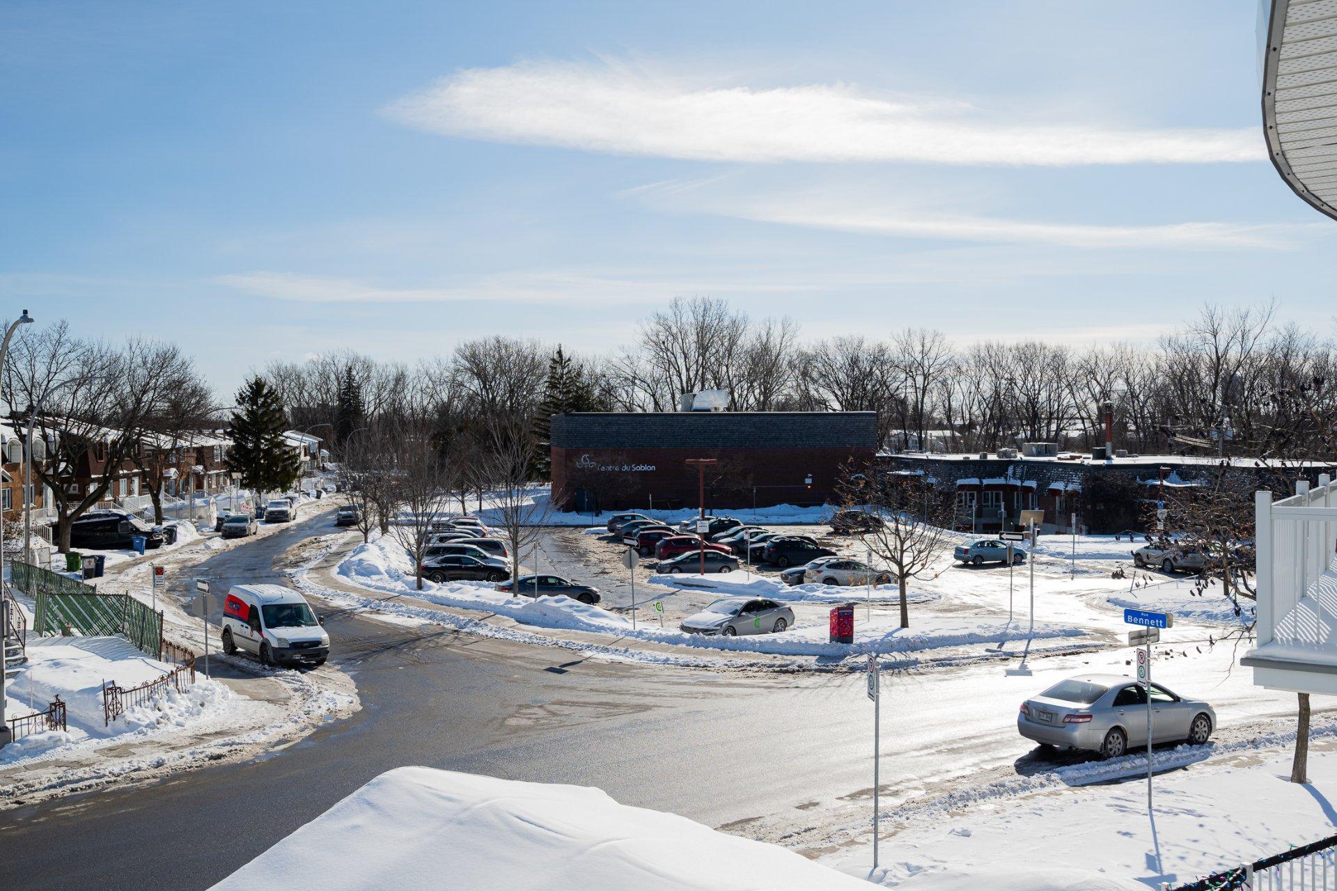 









786


Ch. du Sablon

,
Laval (Chomedey),




QC
H7W4H6

