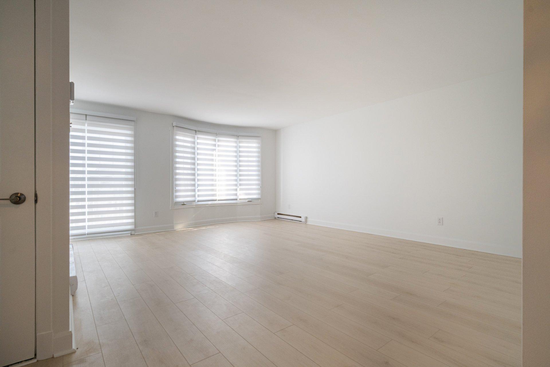 









786


Ch. du Sablon

,
Laval (Chomedey),




QC
H7W4H6

