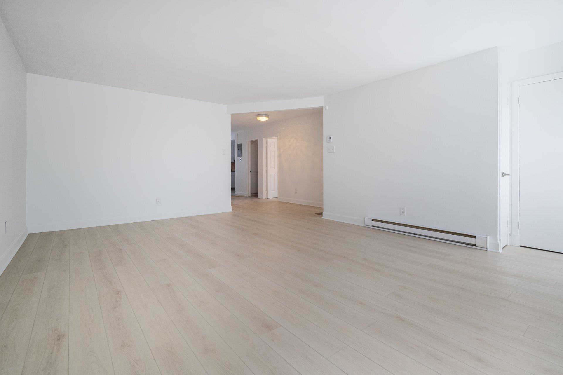 









786


Ch. du Sablon

,
Laval (Chomedey),




QC
H7W4H6

