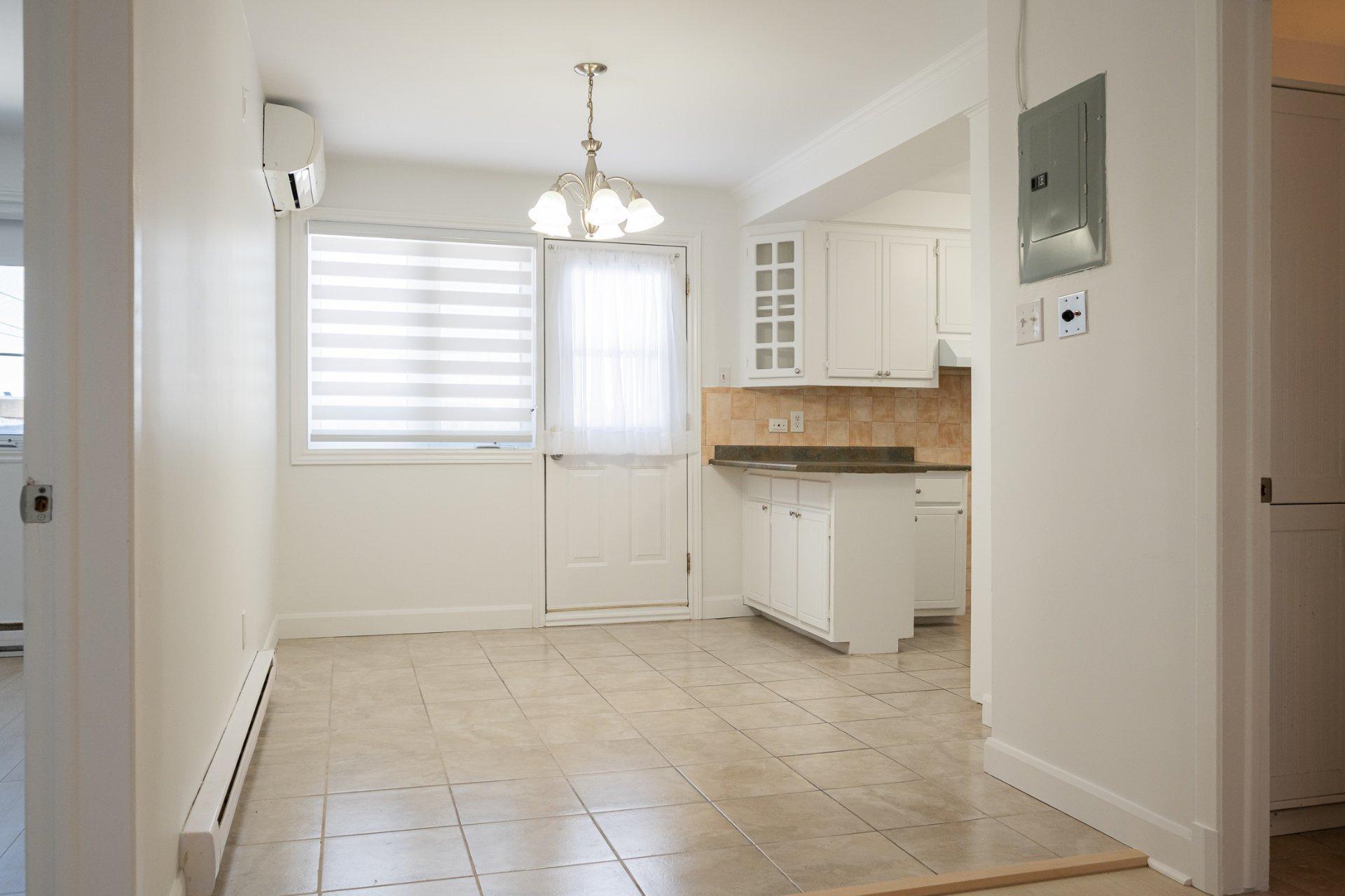 









786


Ch. du Sablon

,
Laval (Chomedey),




QC
H7W4H6

