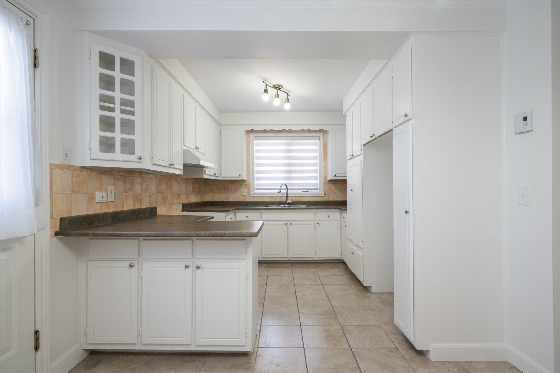 









786


Ch. du Sablon

,
Laval (Chomedey),




QC
H7W4H6

