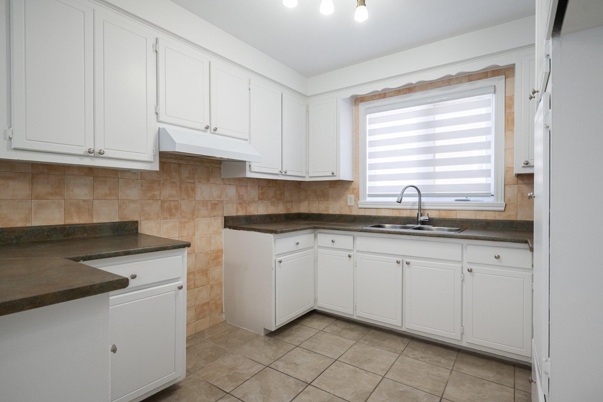 









786


Ch. du Sablon

,
Laval (Chomedey),




QC
H7W4H6

