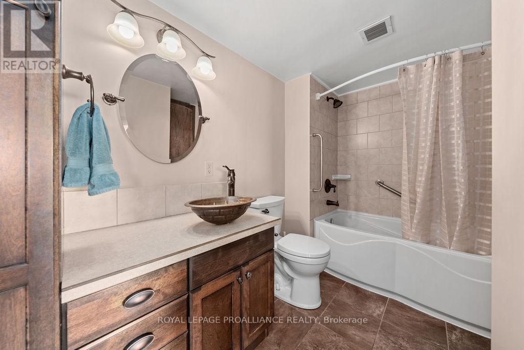 












806 - 344 FRONT ST STREET

,
Belleville (Belleville Ward),




Ontario
K8N5M4

