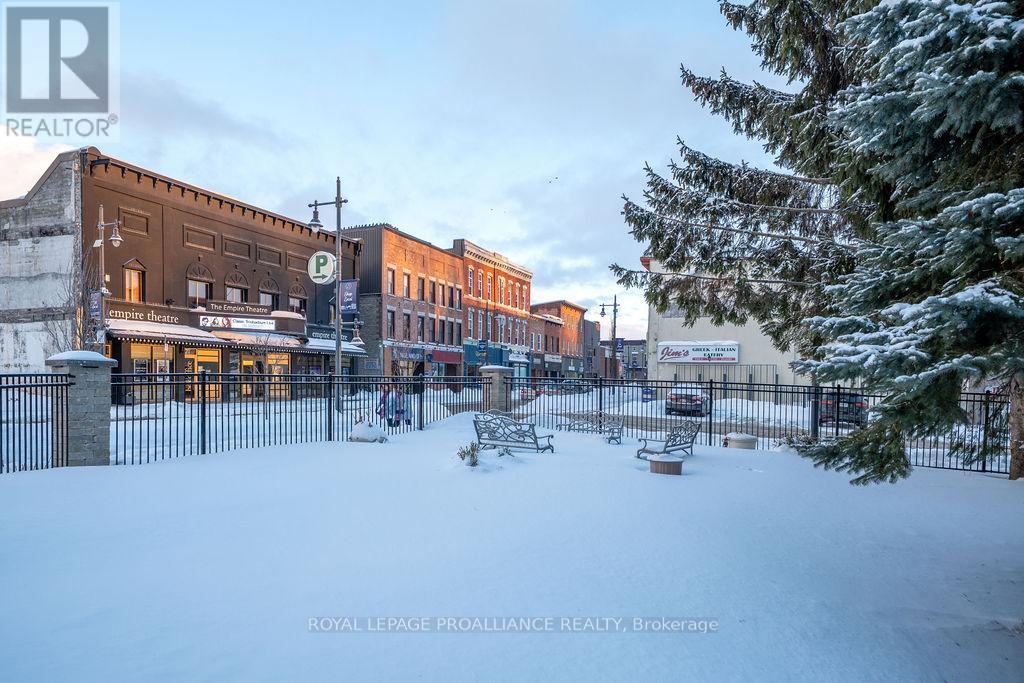 












806 - 344 FRONT ST STREET

,
Belleville (Belleville Ward),




Ontario
K8N5M4

