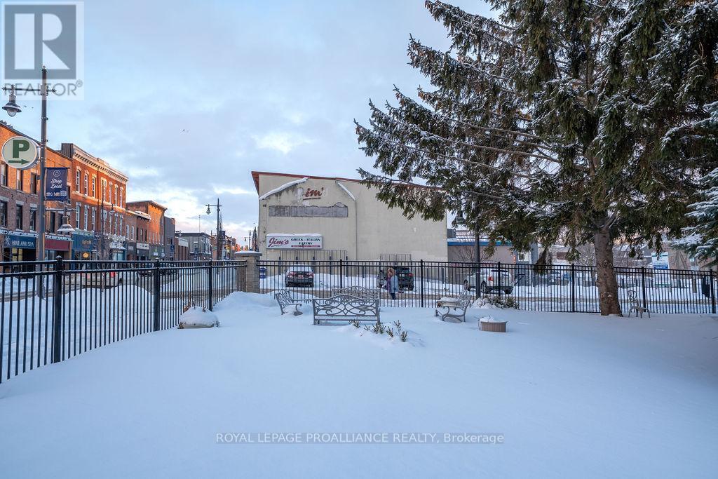 












806 - 344 FRONT ST STREET

,
Belleville (Belleville Ward),




Ontario
K8N5M4

