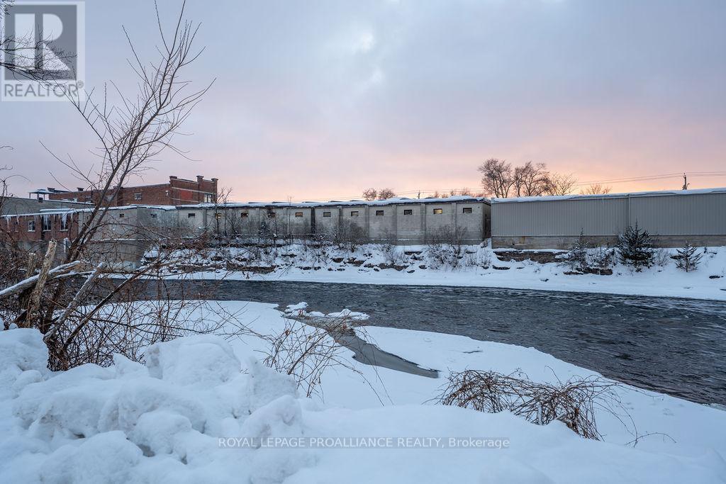 












806 - 344 FRONT ST STREET

,
Belleville (Belleville Ward),




Ontario
K8N5M4

