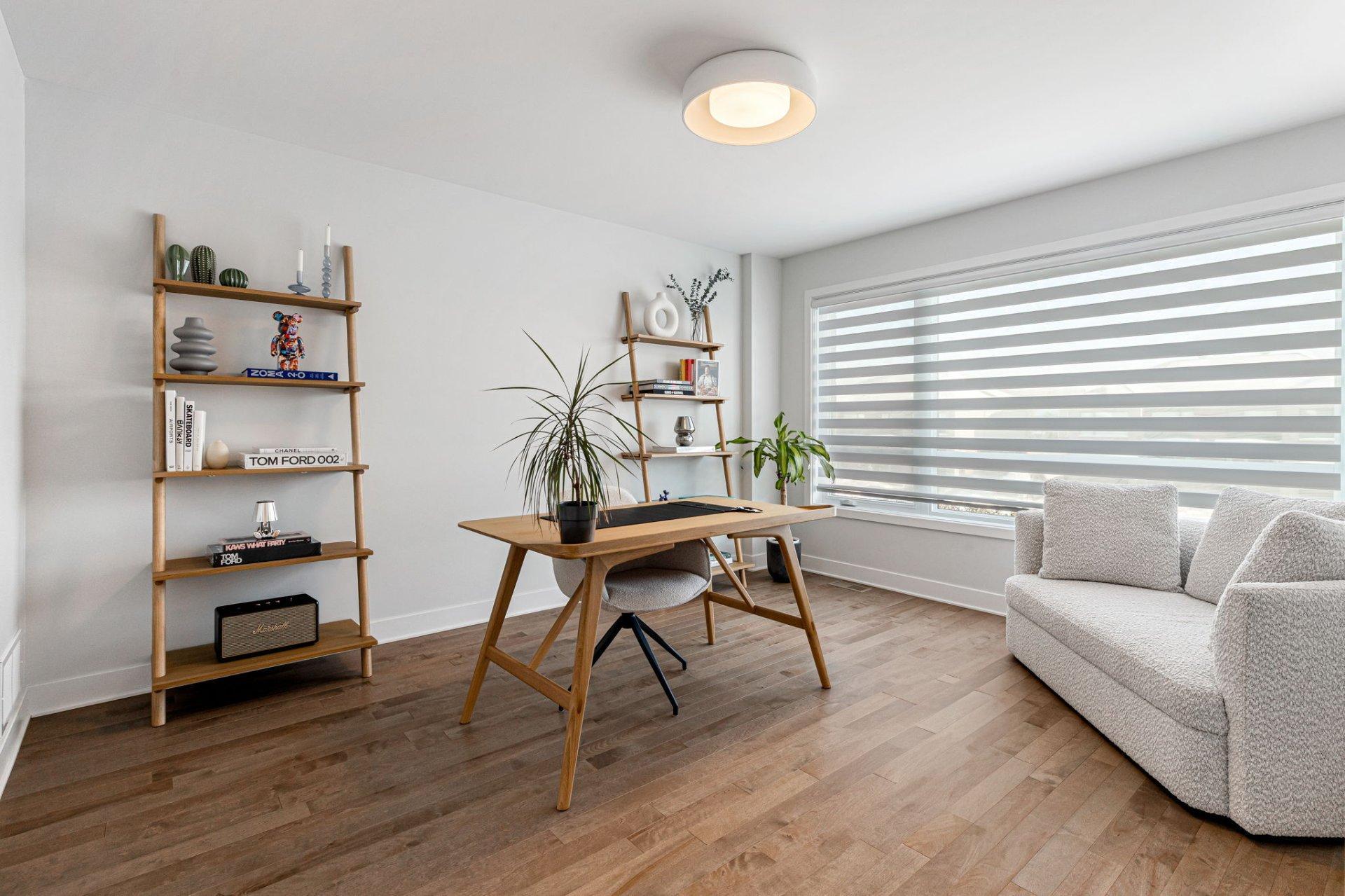 









815


Rue Jean-Deslauriers

, 36,
Boucherville,




QC
J4B0L6

