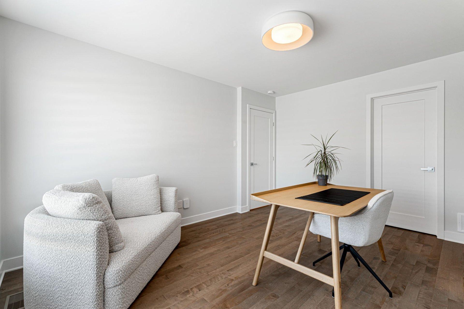 









815


Rue Jean-Deslauriers

, 36,
Boucherville,




QC
J4B0L6

