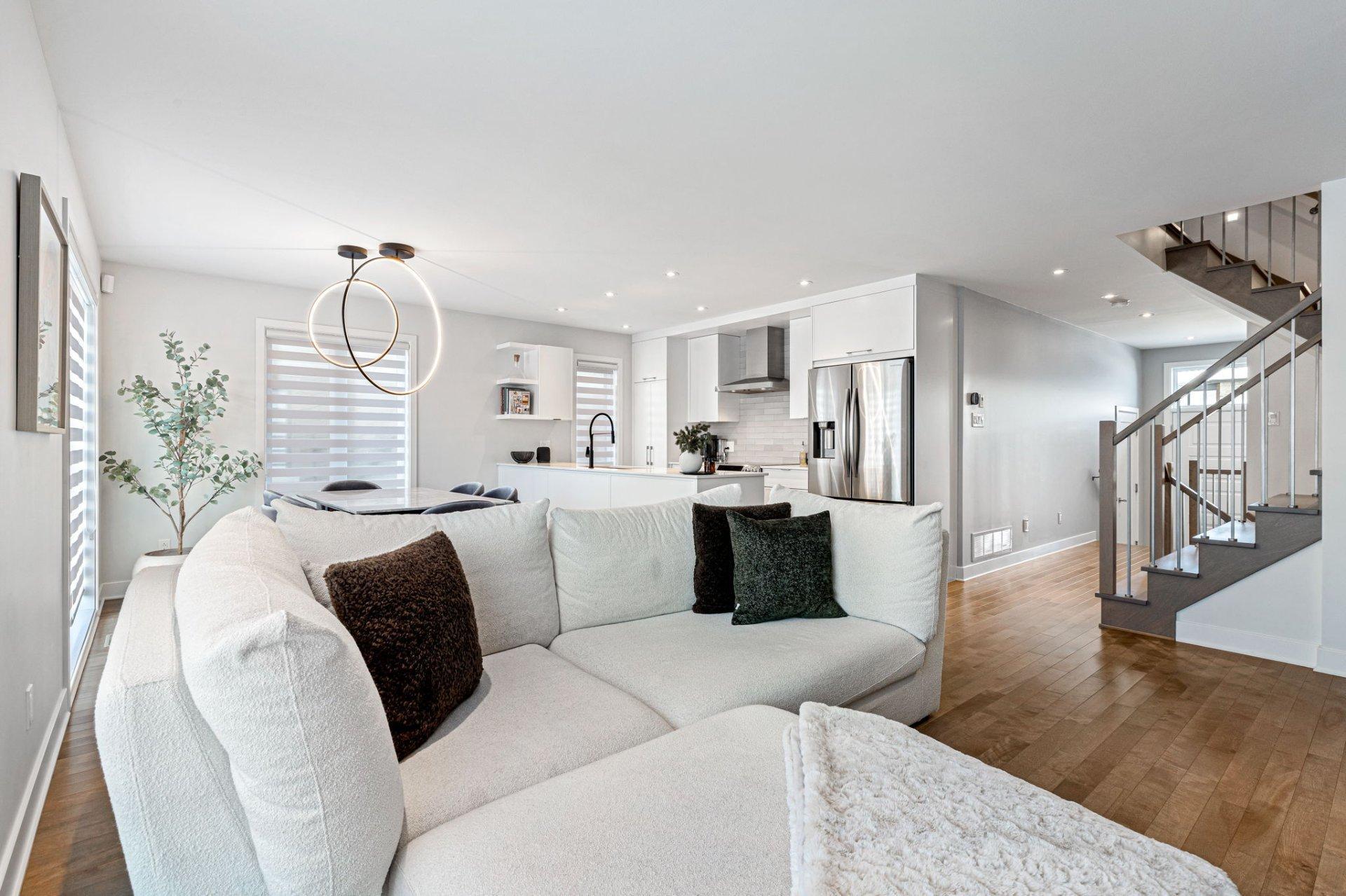 









815


Rue Jean-Deslauriers

, 36,
Boucherville,




QC
J4B0L6

