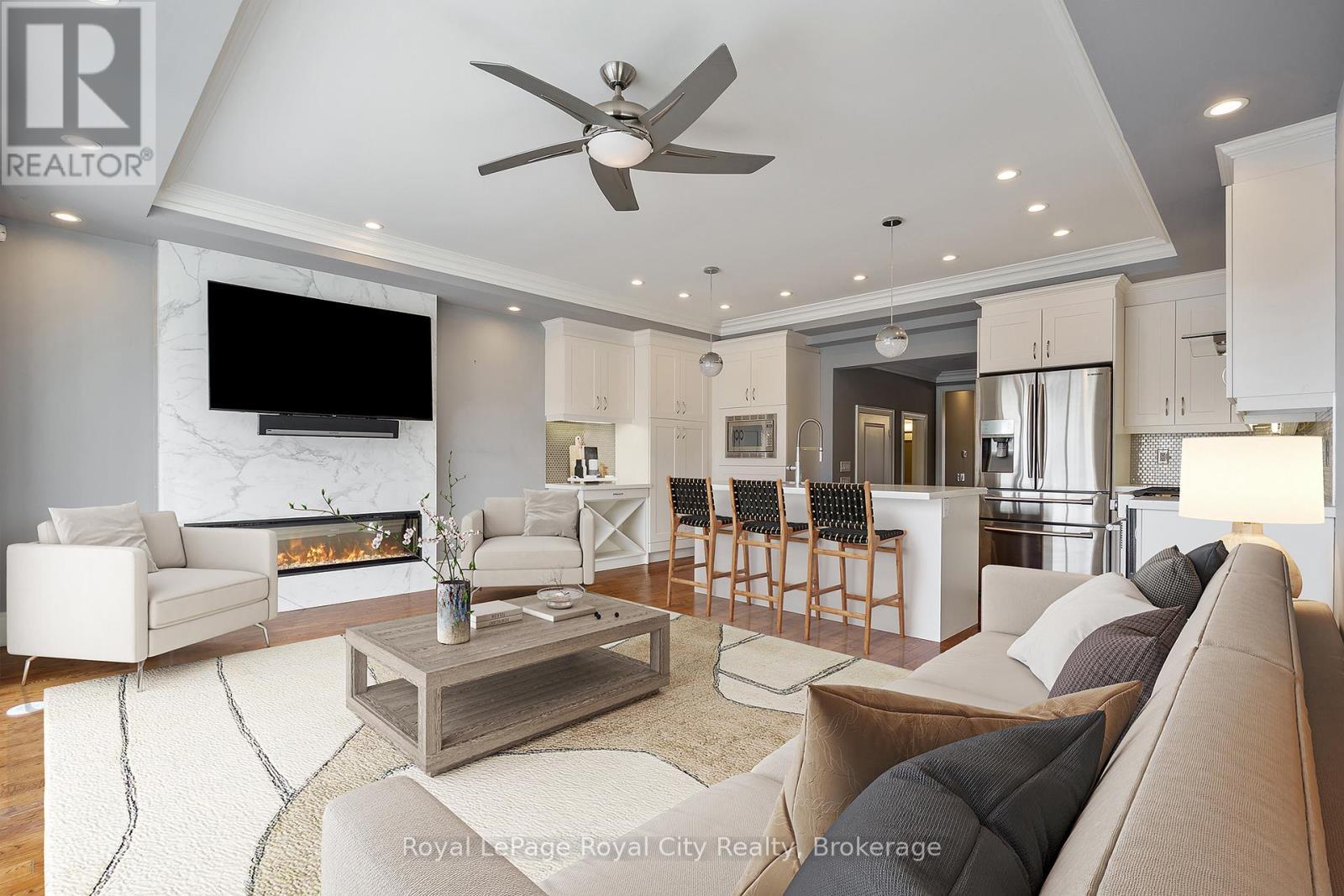 












216 REBECCA STREET

,
Oakville (CO Central),




Ontario
L6K1J9

