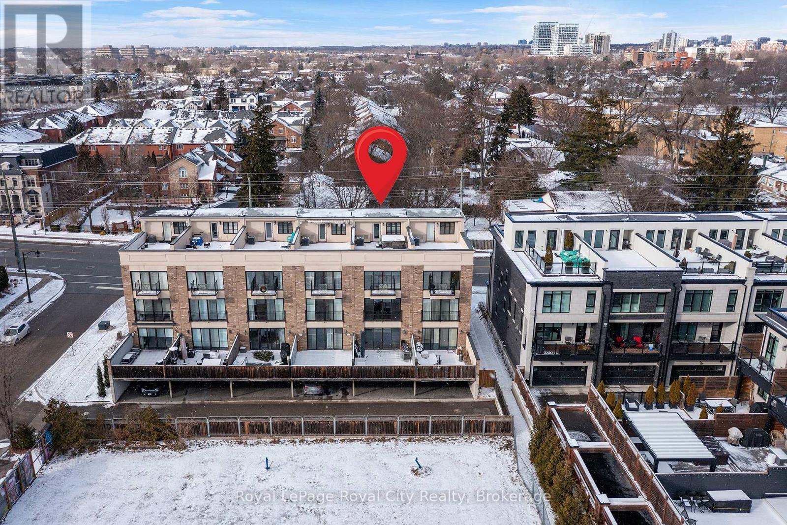 












216 REBECCA STREET

,
Oakville (CO Central),




Ontario
L6K1J9

