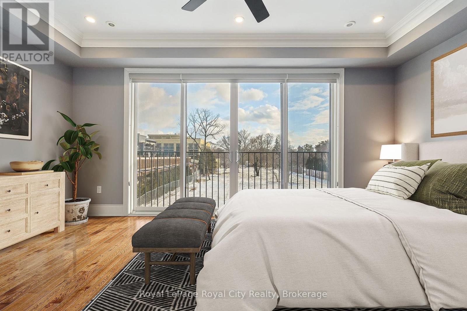 












216 REBECCA STREET

,
Oakville (CO Central),




Ontario
L6K1J9

