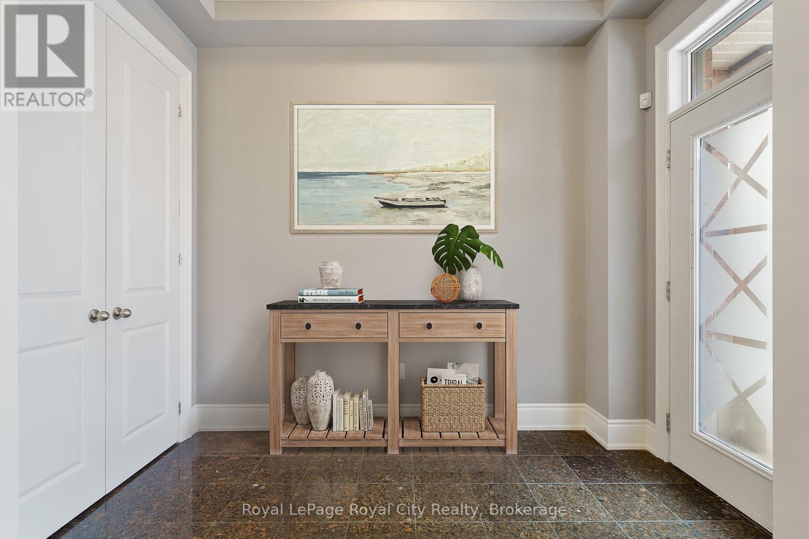 












216 REBECCA STREET

,
Oakville (CO Central),




Ontario
L6K1J9

